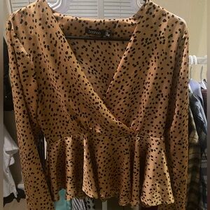 Boohoo Women's Leopard Print Peplum Blouse